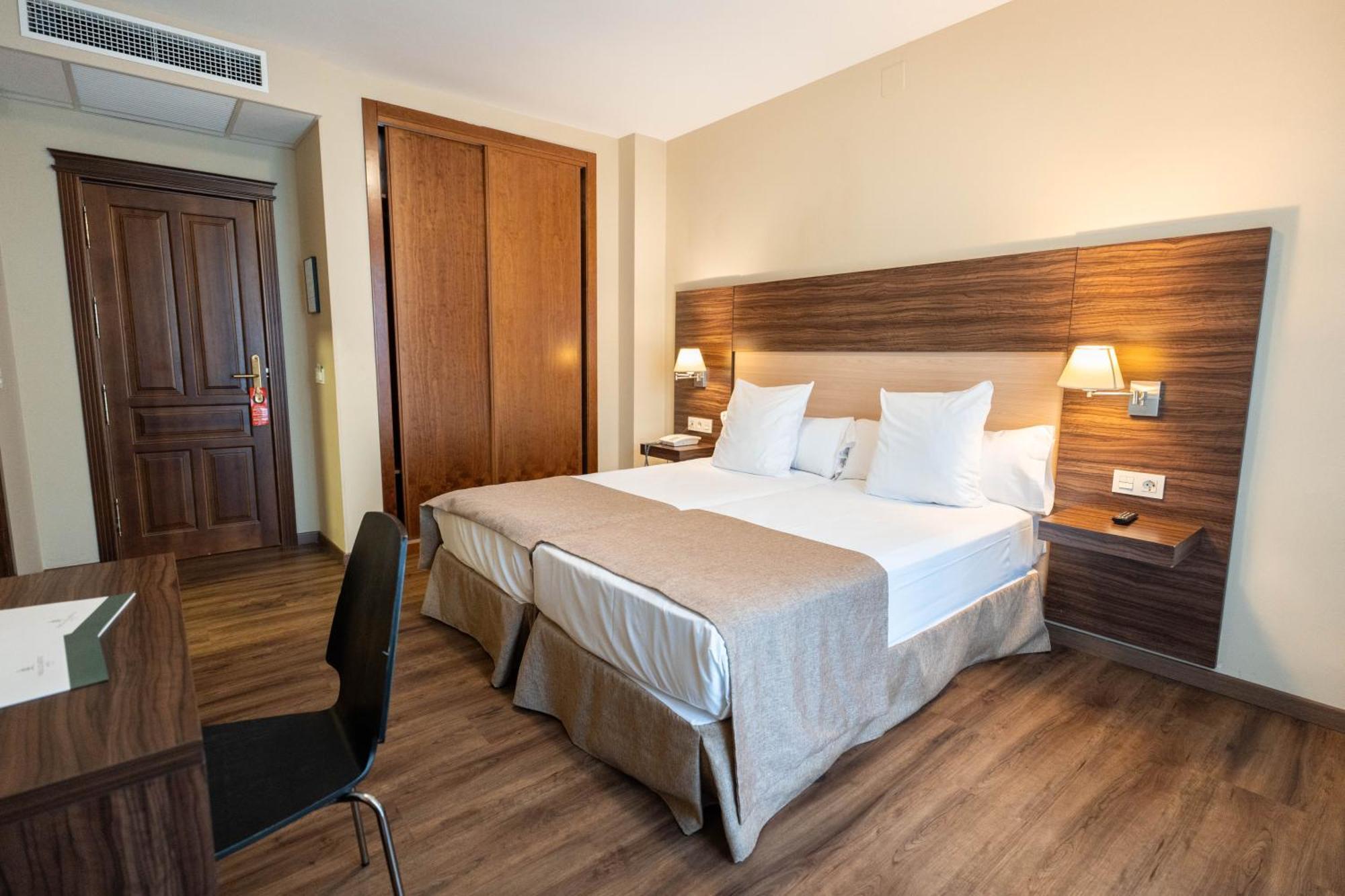 Double or Twin Room,1553917666:JPEG